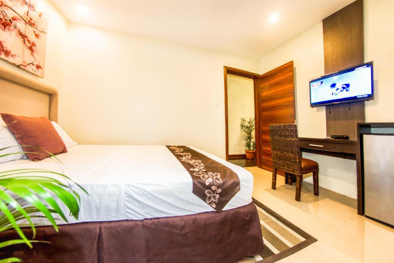 Verovino Suites Cebu Esterno foto