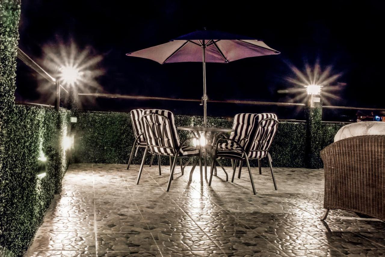 Verovino Suites Cebu Esterno foto