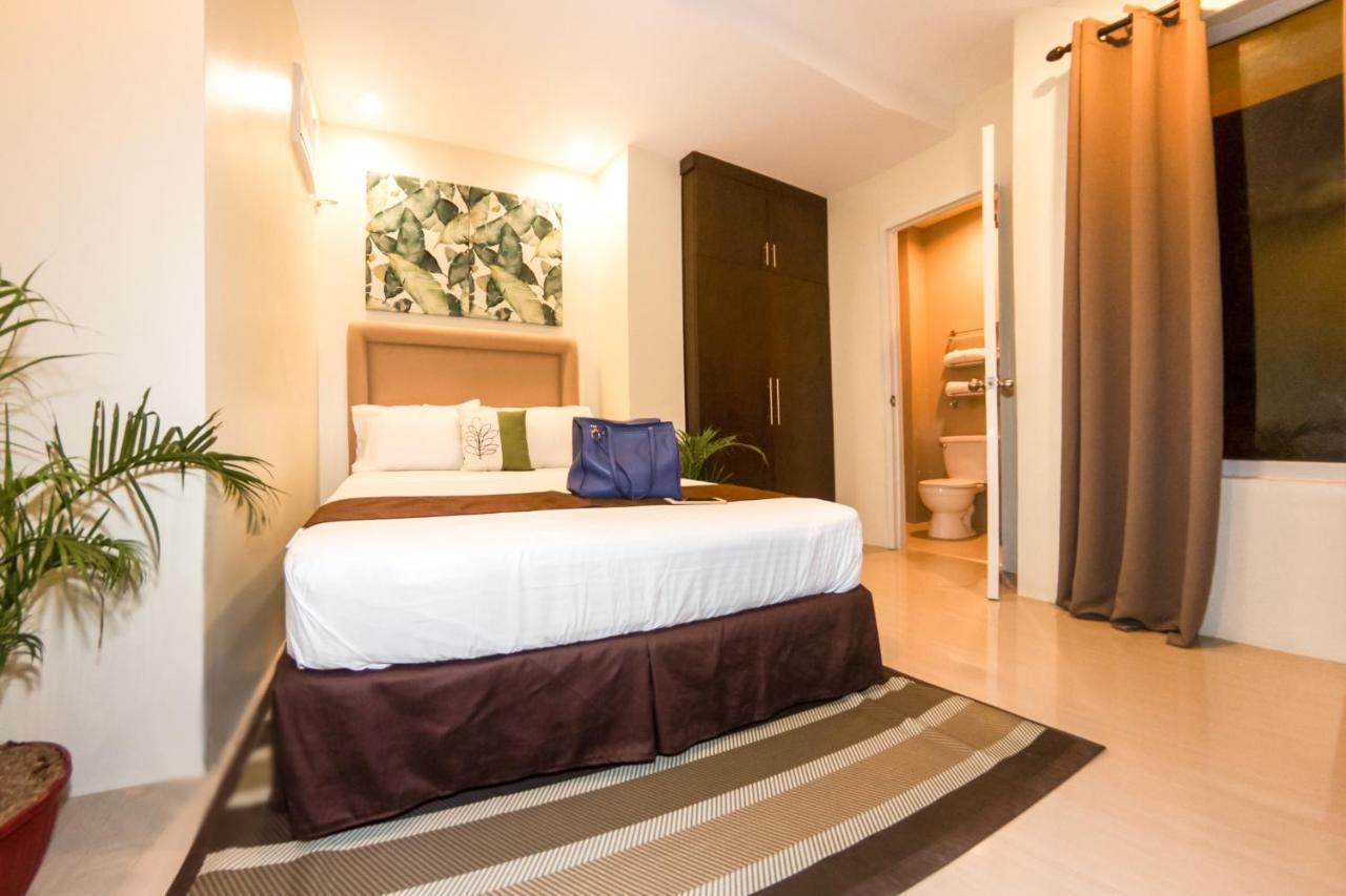 Verovino Suites Cebu Esterno foto